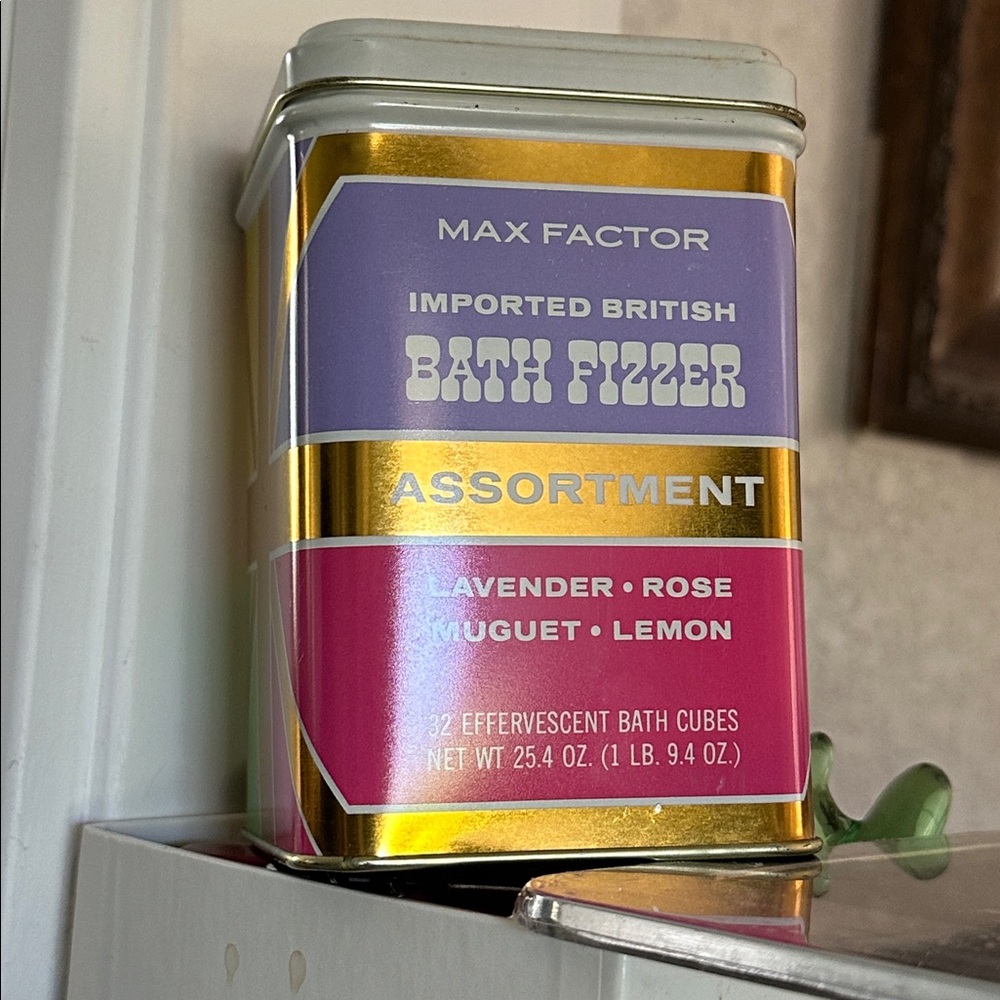 PRISTINE Vintage 1960s Max Factor Bath Fizzer Set in Original Tin • WOW